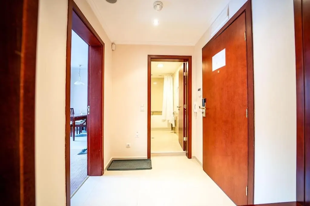 Host2U Slope-Side Home By The Gondola Bansko Apartment