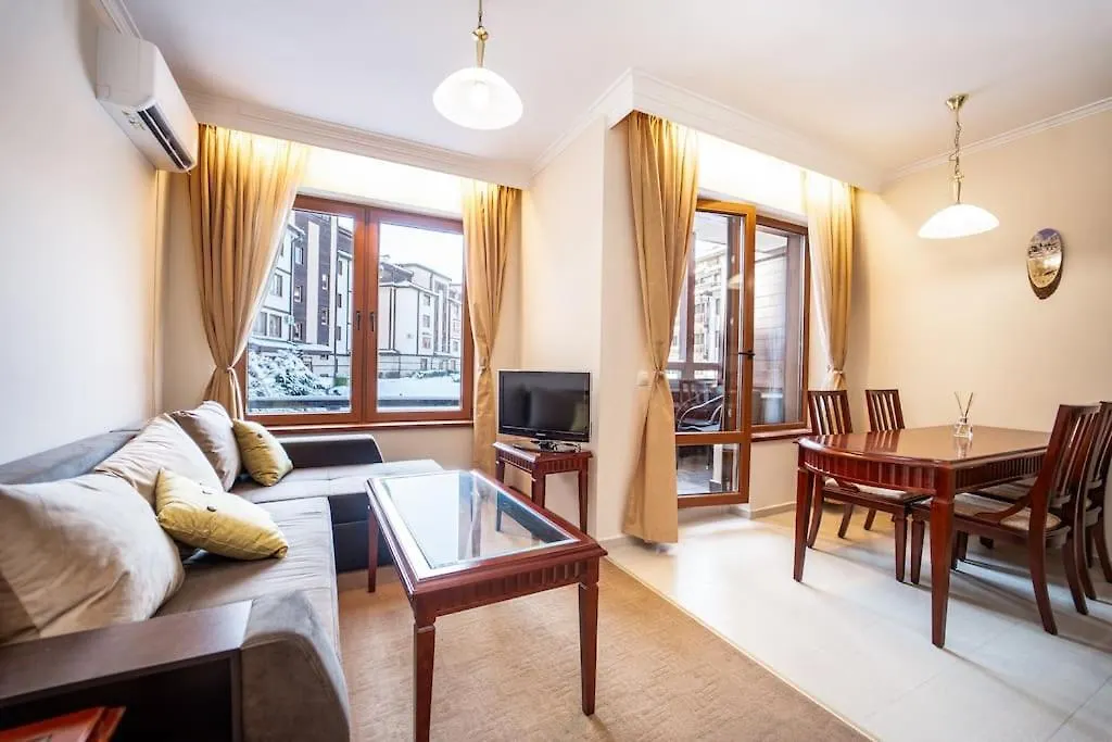 Host2U Slope-Side Home By The Gondola Bansko