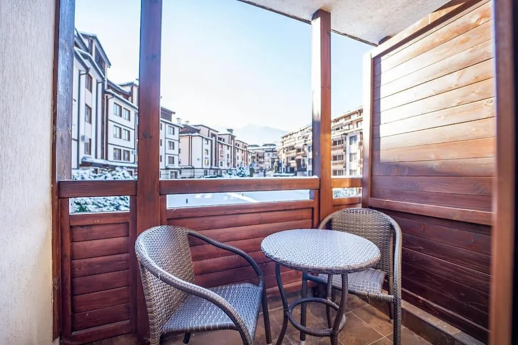 Host2U Slope-Side Home By The Gondola Bansko